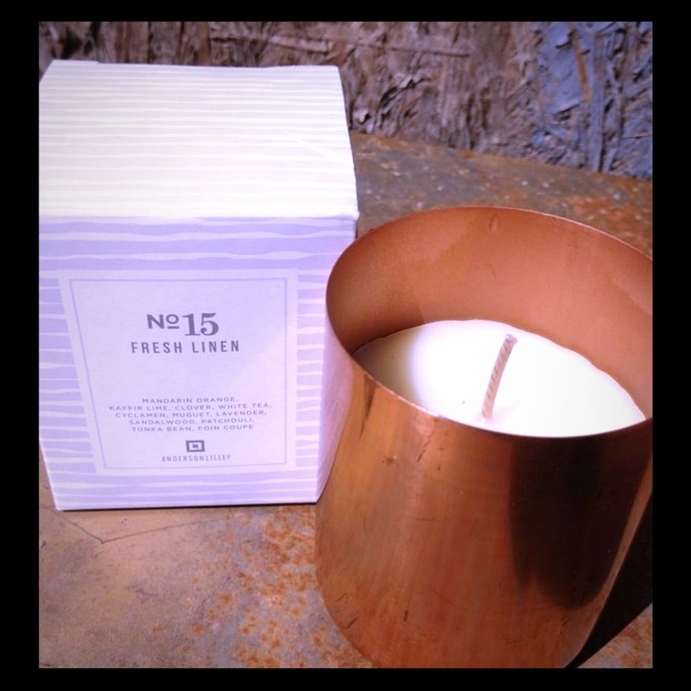 NIB Anderson Lilley Fresh Linen Candle